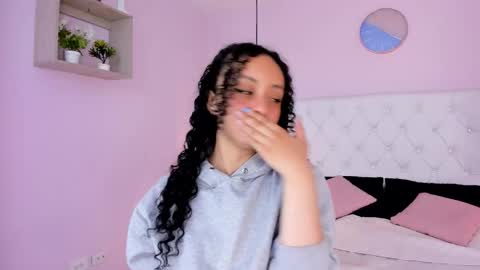 Vivi online show from November 21, 2025, 4:00 am