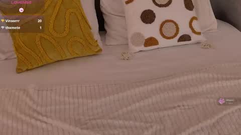 Snapshot of vivi_west chatting on June 9, 2026, 5:24 pm vivi_west online show from June 9, 2026, 5:24 pm