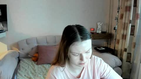 Snapshot of vivian_alison chatting on April 26, 2026, 3:32 pm vivian_alison online show from April 26, 2026, 3:32 pm