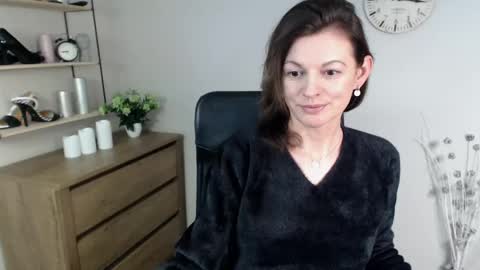 Vivian online show from January 2, 2025, 9:43 am