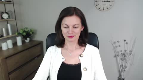 Vivian online show from January 16, 2025, 10:10 am