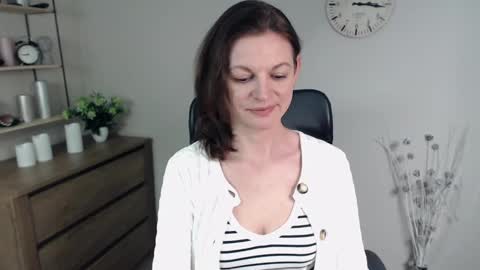 Vivian online show from January 17, 2025, 5:51 pm