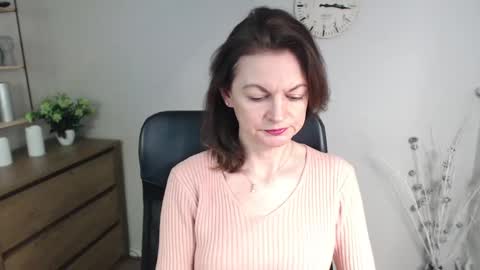 Vivian online show from January 24, 2025, 6:46 am