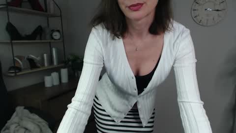 Vivian online show from February 28, 2025, 11:03 am