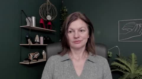 Vivian online show from December 3, 2025, 7:05 am