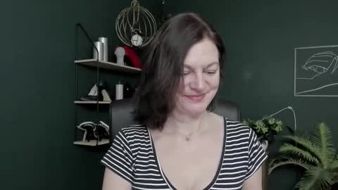 Vivian online show from March 16, 2026, 6:50 am