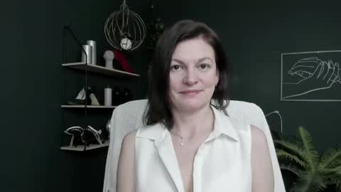 Vivian online show from April 17, 2026, 7:00 am