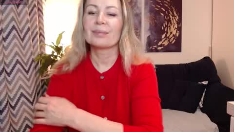 Vivian online show from November 14, 2025, 4:06 pm