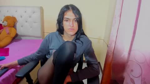 Snapshot of vivianalatin chatting on December 23, 2024, 11:14 am instagram Viviana73215 online show from December 23, 2024, 11:14 am