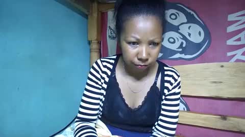 Snapshot of viviane0812 chatting on February 28, 2025, 11:56 pm viviane0812 online show from February 28, 2025, 11:56 pm