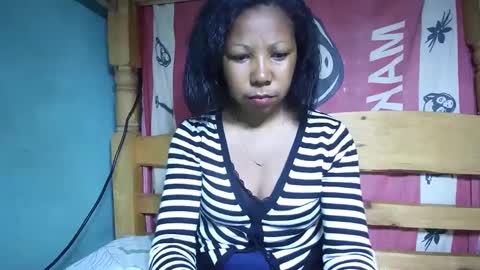 Snapshot of viviane0812 chatting on March 1, 2025, 12:45 pm viviane0812 online show from March 1, 2025, 12:45 pm