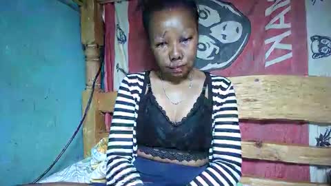 Snapshot of viviane0812 chatting on March 2, 2025, 8:16 am viviane0812 online show from March 2, 2025, 8:16 am