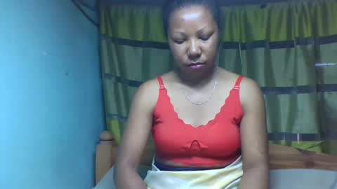 Snapshot of viviane0812 chatting on October 15, 2025, 1:00 pm viviane0812 online show from October 15, 2025, 1:00 pm