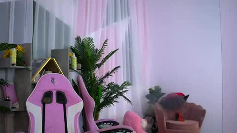 Snapshot of vivianestein chatting on February 24, 2025, 1:13 am Vivi online show from February 24, 2025, 1:13 am
