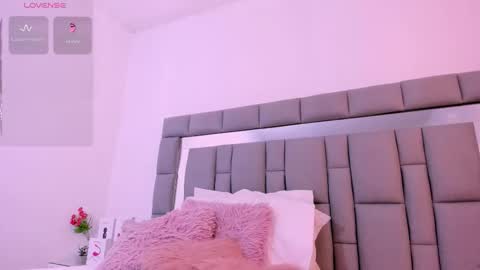 Vivi online show from October 3, 2025, 12:02 pm