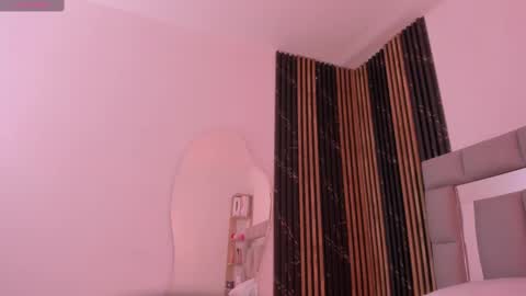 Vivi online show from October 16, 2025, 12:28 pm