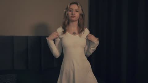 Snapshot of vivid_girls chatting on March 4, 2025, 12:39 am Nelly and Mari online show from March 4, 2025, 12:39 am