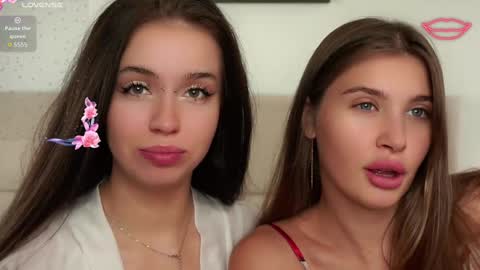 Snapshot of vivid_girls chatting on September 14, 2025, 7:07 am Nelly and Mari online show from September 14, 2025, 7:07 am