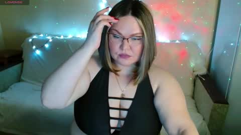 Vivien online show from March 2, 2025, 8:29 pm