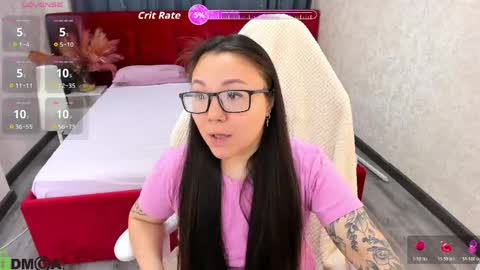 Snapshot of vivien_montclair chatting on May 14, 2026, 12:17 am Vivien online show from May 14, 2026, 12:17 am