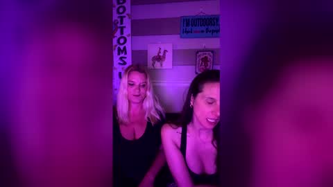 vivienesky online show from May 16, 2026, 3:14 am