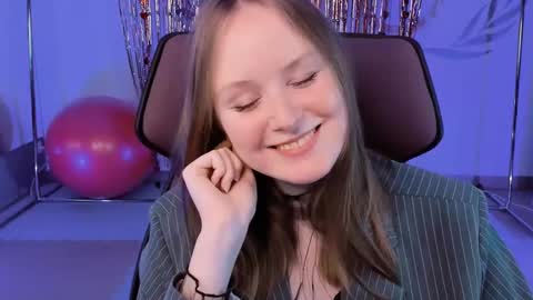 Vivien online show from February 16, 2025, 12:10 pm