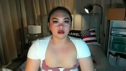 vivienne_monroe online show from June 11, 2026, 2:53 am