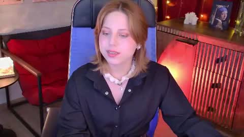 Snapshot of viviennehebert chatting on June 25, 2026, 12:53 pm Vivienne online show from June 25, 2026, 12:53 pm