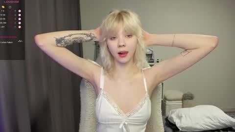 Snapshot of vivy_ chatting on July 2, 2026, 9:32 pm chatur babes online show from July 2, 2026, 9:32 pm