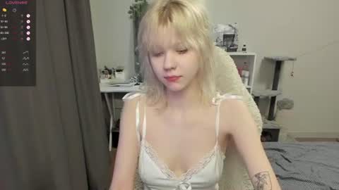 Snapshot of vivy_ chatting on July 5, 2026, 5:31 pm chatur babes online show from July 5, 2026, 5:31 pm