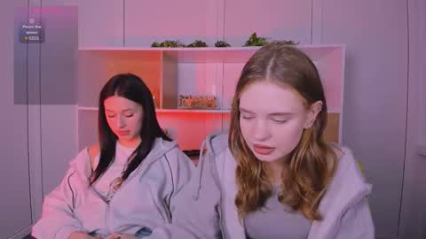 vivy_star online show from October 16, 2025, 7:26 pm