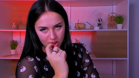 vivy_star online show from October 26, 2025, 8:15 pm