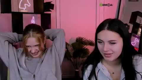 vivy_star online show from November 5, 2025, 7:14 pm