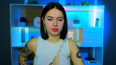 vivy_star online show from April 8, 2026, 7:03 pm