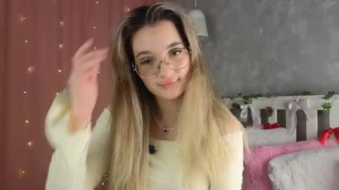 vivyboo111 online show from January 12, 2026, 8:25 pm