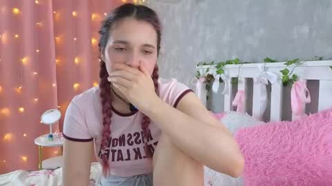 vivyboo111 online show from May 20, 2026, 7:53 pm