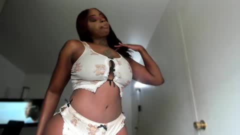Snapshot of vixen_sasha chatting on May 5, 2026, 5:21 pm Sasha Malone online show from May 5, 2026, 5:21 pm