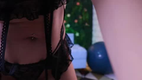 Snapshot of vixeninner chatting on April 17, 2026, 11:30 pm Vixen Inner online show from April 17, 2026, 11:30 pm