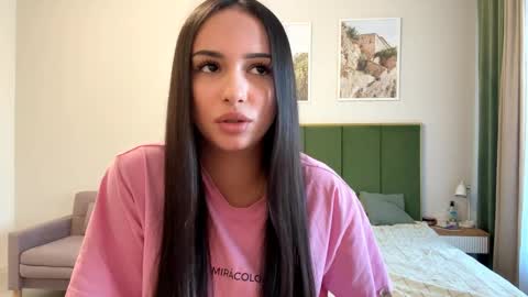 Miss Mia online show from April 24, 2026, 4:42 pm