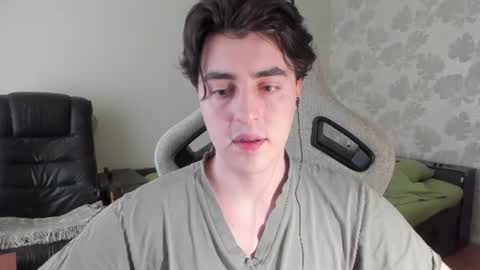 Snapshot of vlad1605 chatting on July 15, 2026, 9:36 am Martin online show from July 15, 2026, 9:36 am
