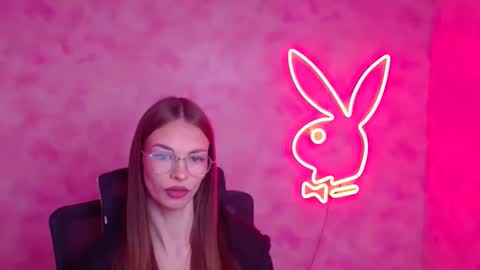 Snapshot of vladaseduction chatting on January 15, 2026, 12:32 pm Vlada online show from January 15, 2026, 12:32 pm