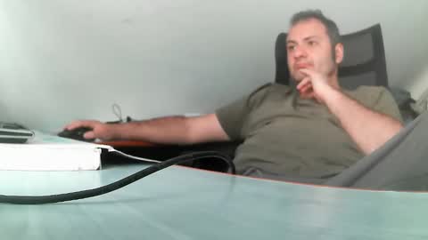 Snapshot of vladuhuh chatting on March 11, 2025, 9:02 am vladuhuh online show from March 11, 2025, 9:02 am