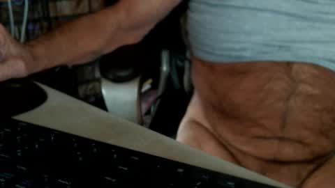 vnpg92 online show from February 9, 2025, 9:17 pm