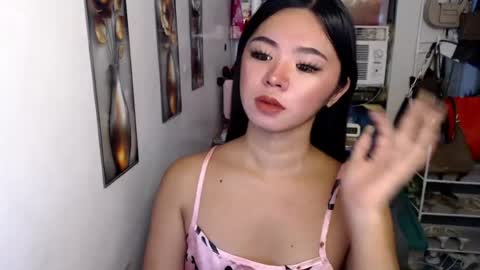 Snapshot of voganmarie chatting on July 22, 2026, 2:47 am voganmarie online show from July 22, 2026, 2:47 am
