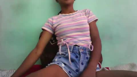 vounialdy online show from March 8, 2025, 5:59 am