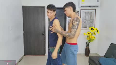 Snapshot of voyeurism_guys chatting on May 25, 2026, 11:00 pm voyeurism_guys online show from May 25, 2026, 11:00 pm