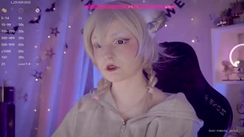 vronnier online show from November 8, 2025, 1:55 pm