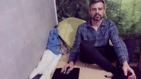 Snapshot of vuiljoske chatting on December 17, 2025, 3:23 am CBNewGuy online show from December 17, 2025, 3:23 am