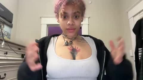 vveejay online show from October 27, 2025, 8:51 am