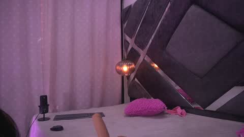 Violeta online show from February 6, 2025, 3:06 am
